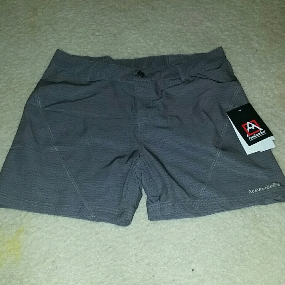 New Avalanche shorts size medium